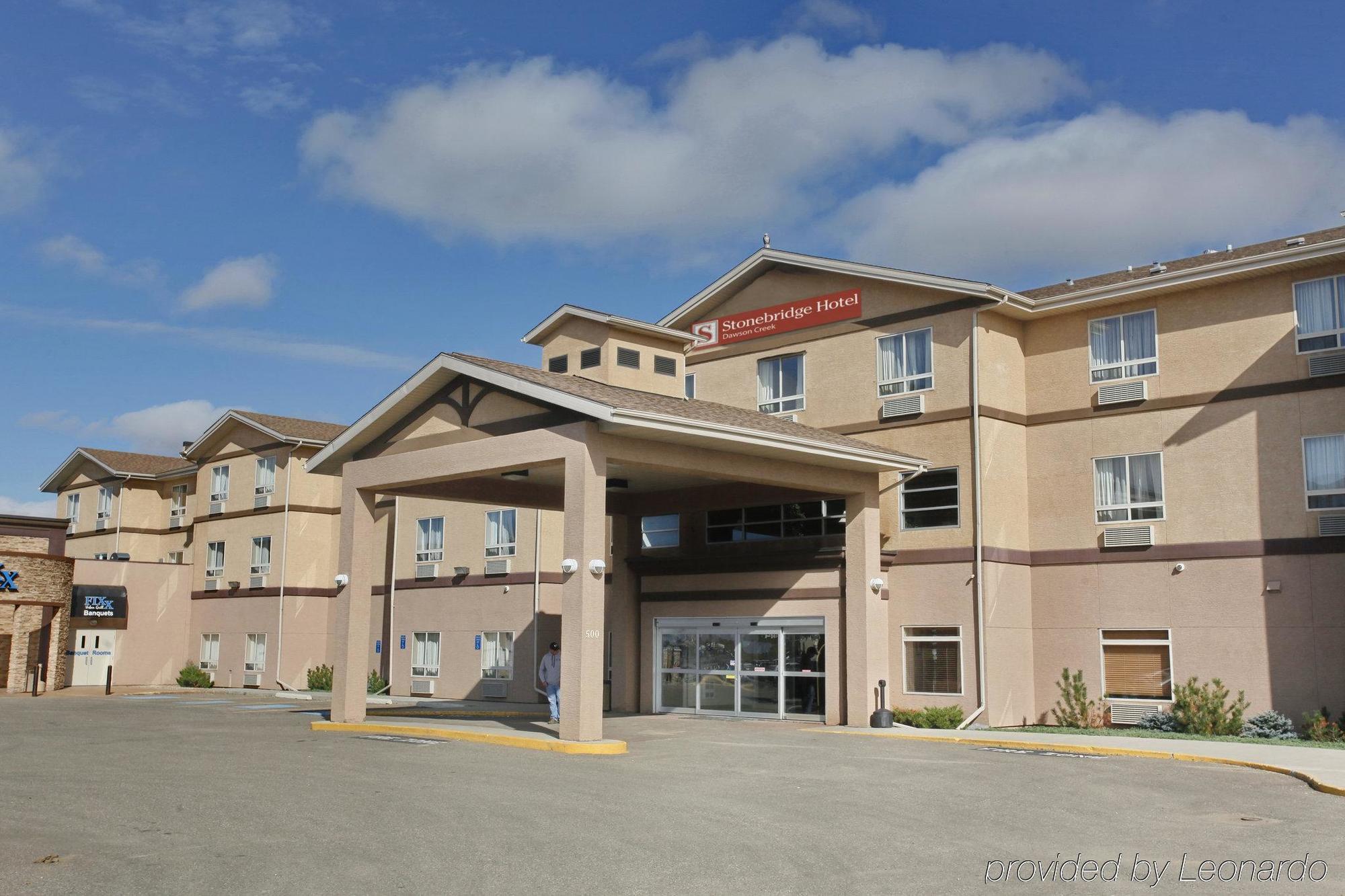 Stonebridge Hotel Dawson Creek Exterior photo