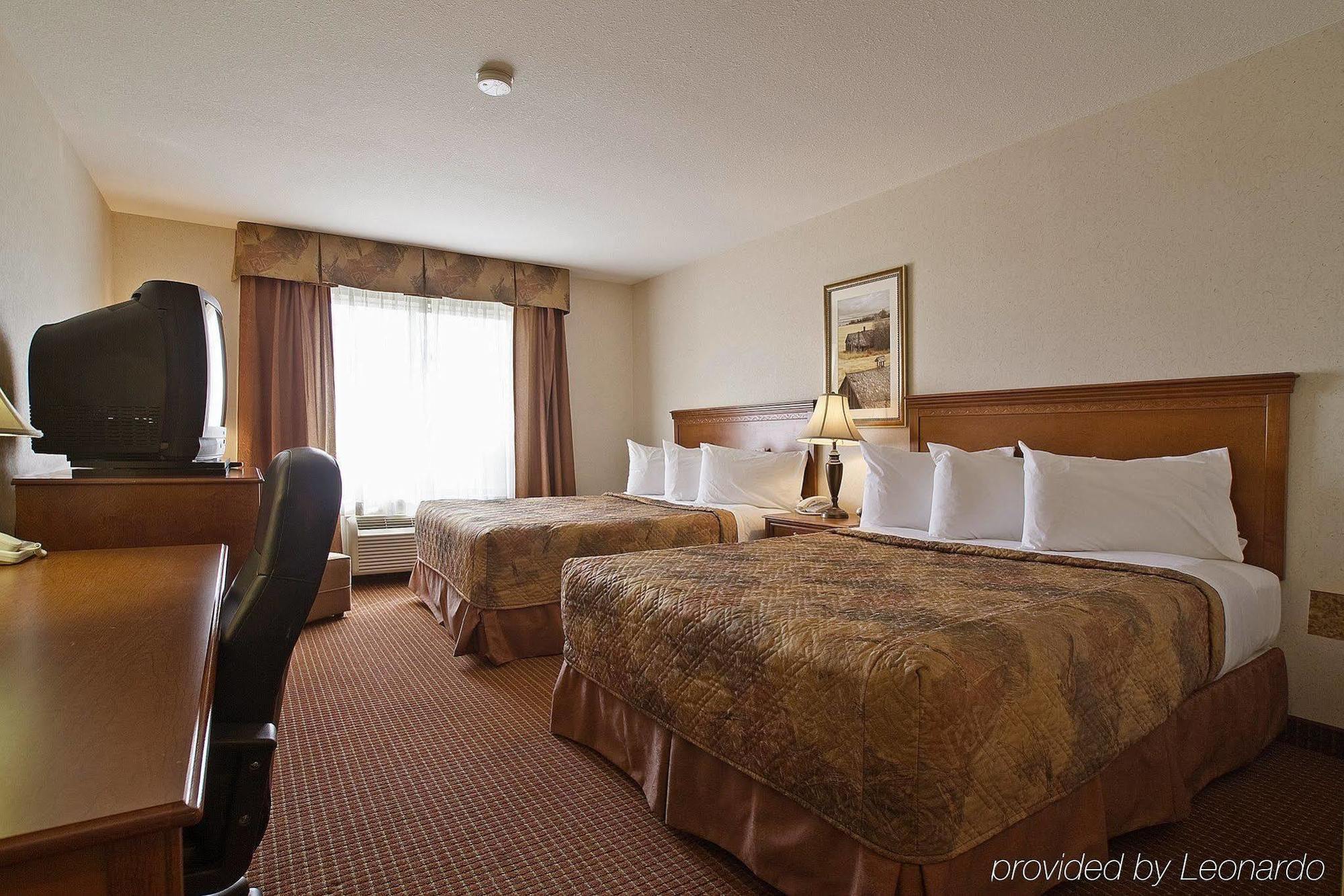Stonebridge Hotel Dawson Creek Room photo
